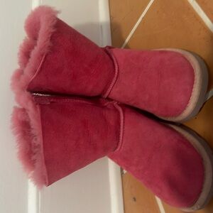 Women’s size one pink UGGs with bows